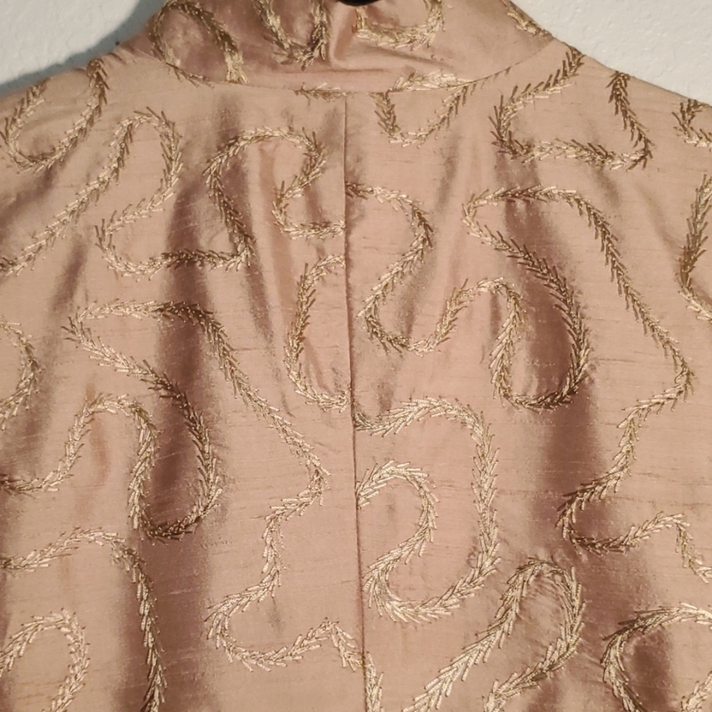 ⭐️DANA BUCHMAN GOLD ORNATE JACKET SILK  ⭐️ SIZE 12 EXCELLENT  CONDITION - Picture 4 of 6